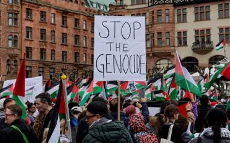 معترضان علیه حضور نماینده رژیم صهیونیستی در مسابقات یوروویژن به خیابان‌ها آمدند
