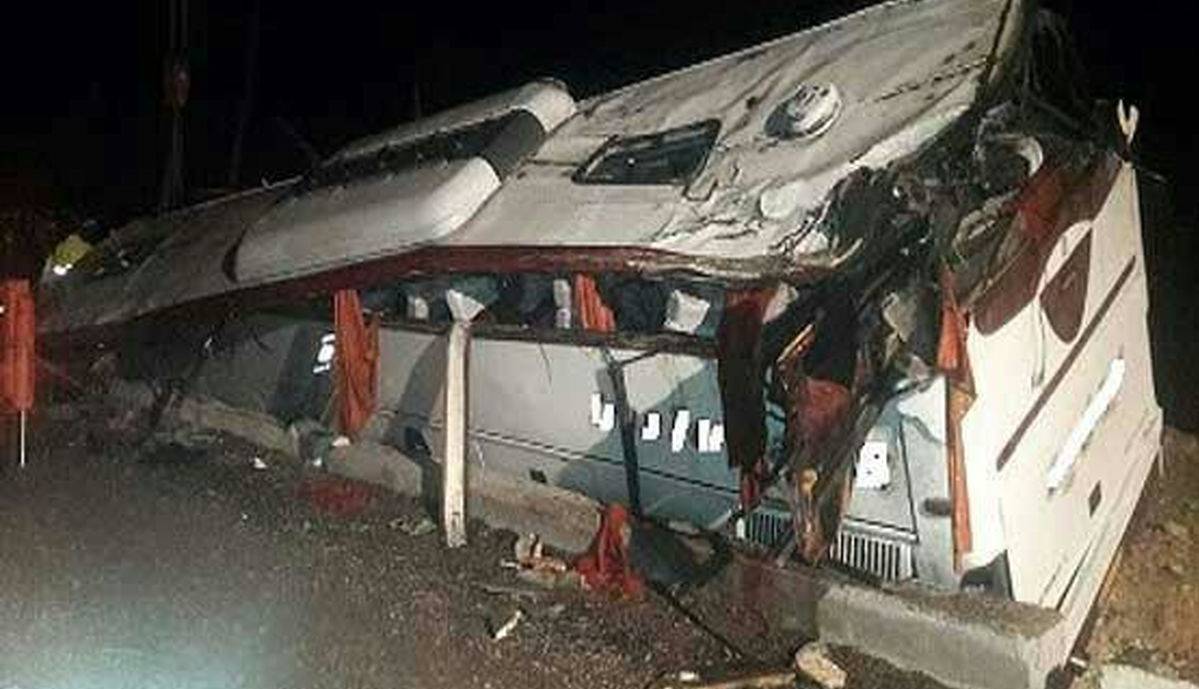 واژگونی اتوبوس مسافربری محور کرمان به ایرانشهر با ۶ فوتی و ۱۸ مصدوم