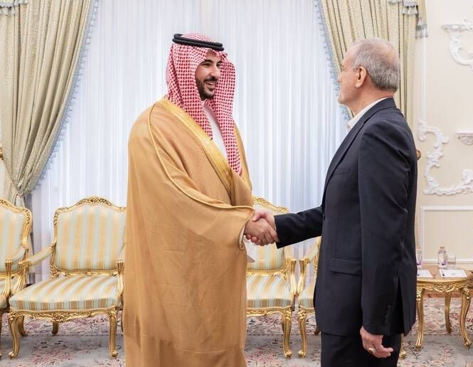 لارا روزن ادعا کرد: سعودی‌ها به دنبال تدارک دیدار پزشکیان و ترامپ در عربستان